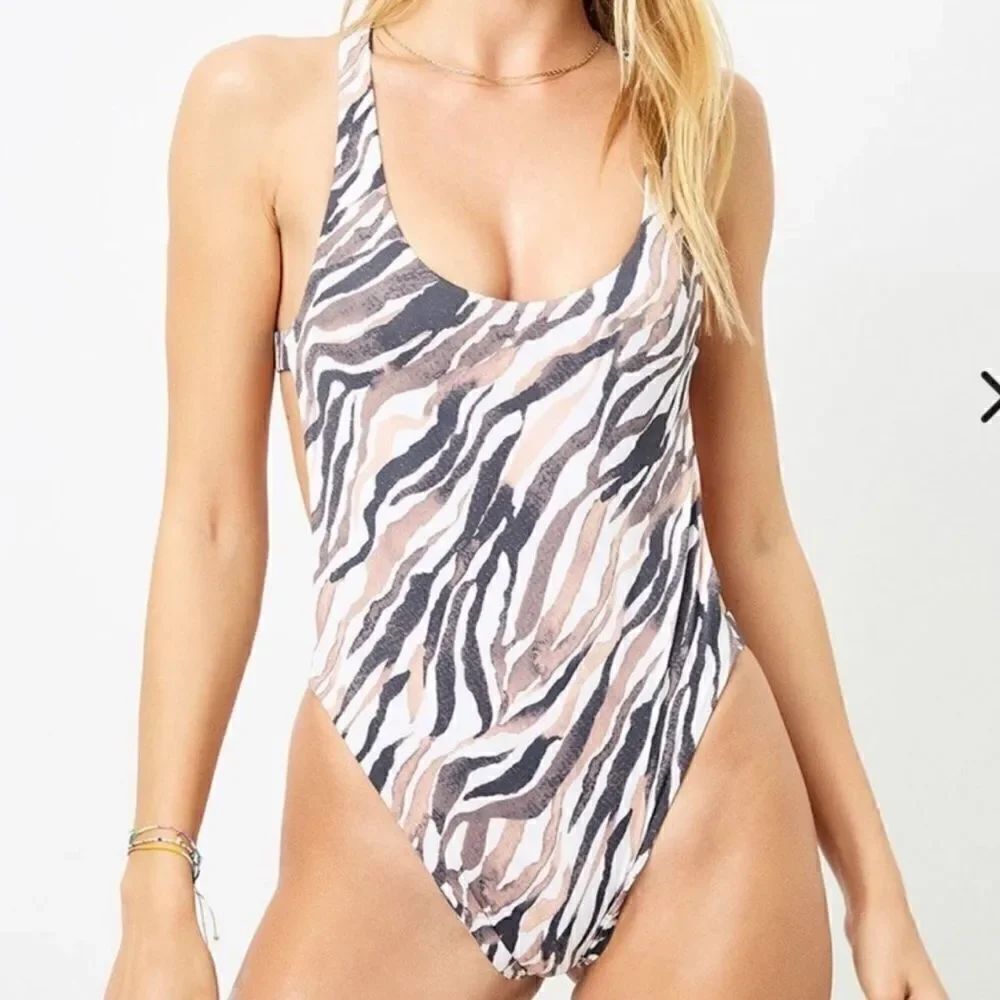 Frankie’s Bikinis Venom One Piece Swim Suit Women’s Small